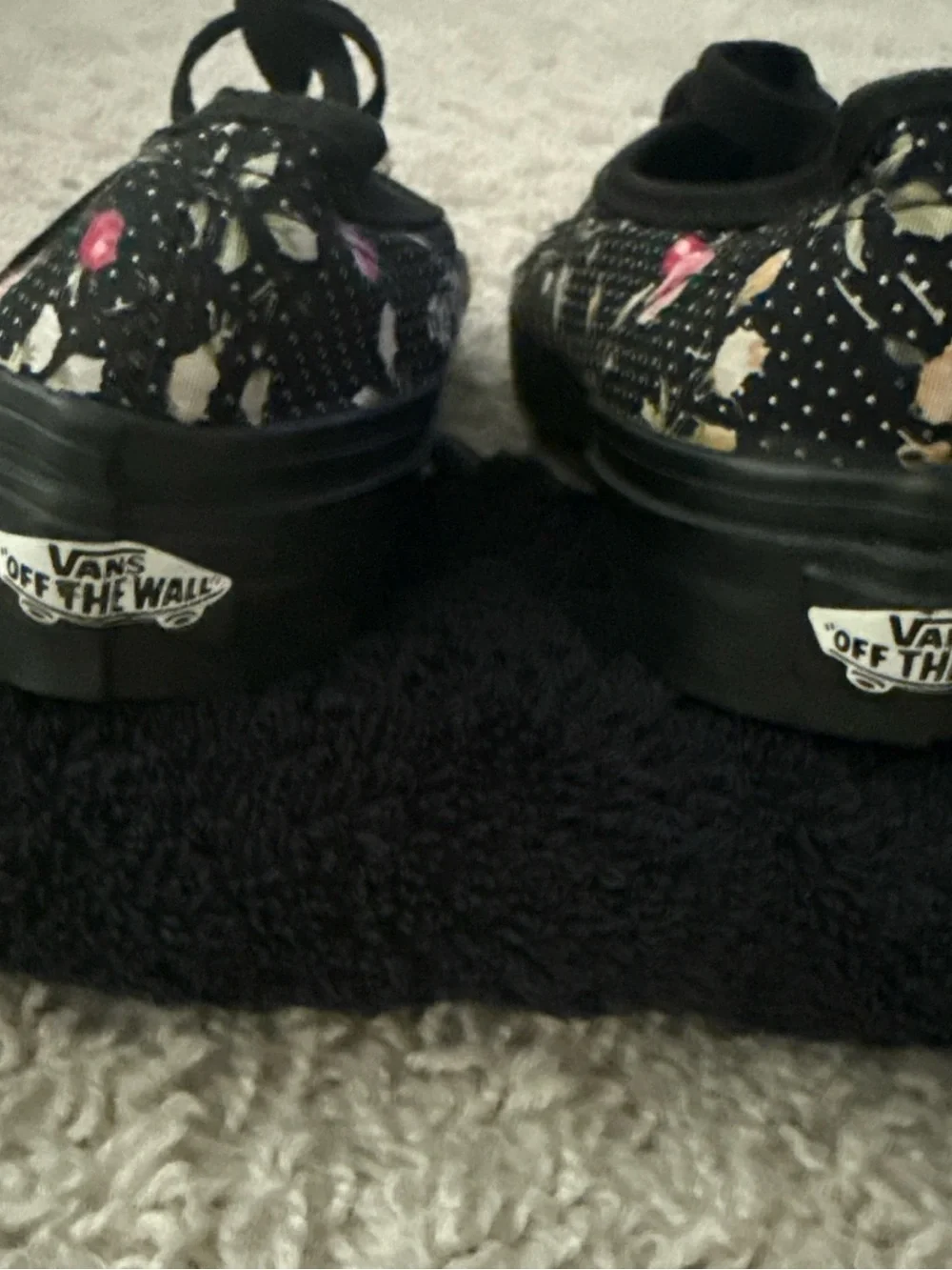 Black Floral van Lace-Up Sneakers